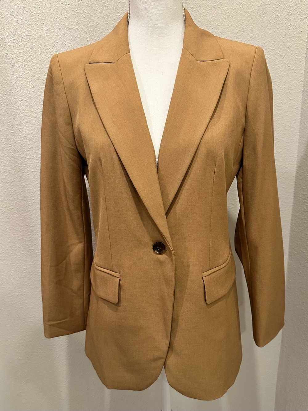 Women’s Size 4 Petite Banana Republic Camel Single-Button Tailored Blazer